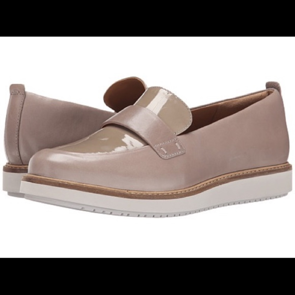 Clark’s Artisan Glick Avalee Loafers size 7